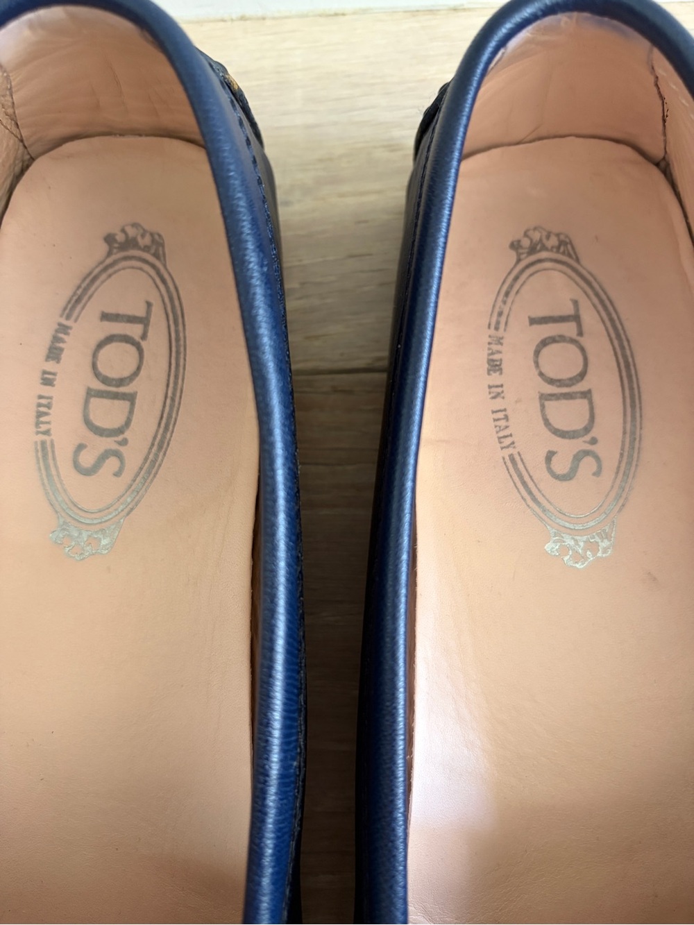 TODS Ladies Navy Blue Flat Shoes Gommini Mocassino Loafers preppy 40.5 / US 9.5 - Picture 2 of 11